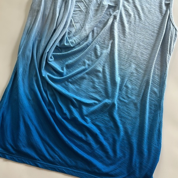 Women's Blue Ombre Top - Picture 3 of 6